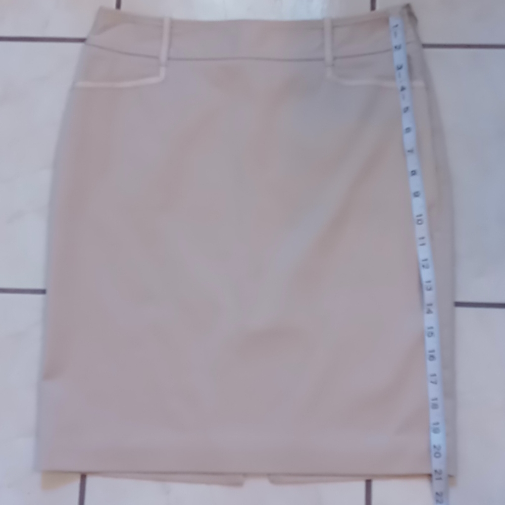 White House Black Market Pencil Skirt EUC - Picture 5 of 9